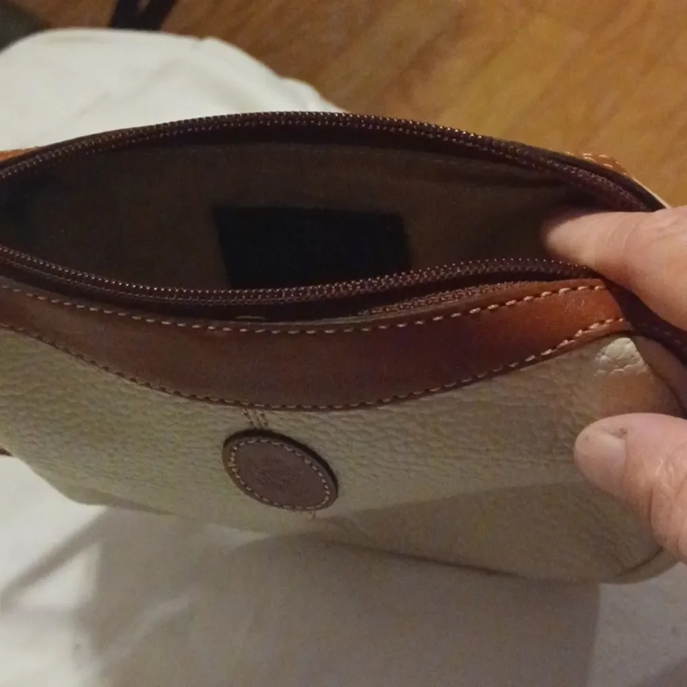Gloria Vanderbilt Y2K 100%Leather Pebble Cream Women's Crossbody Bag